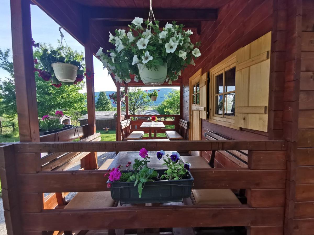 Cottage La Sierra With Jacuzzi Korenica Bagian luar foto